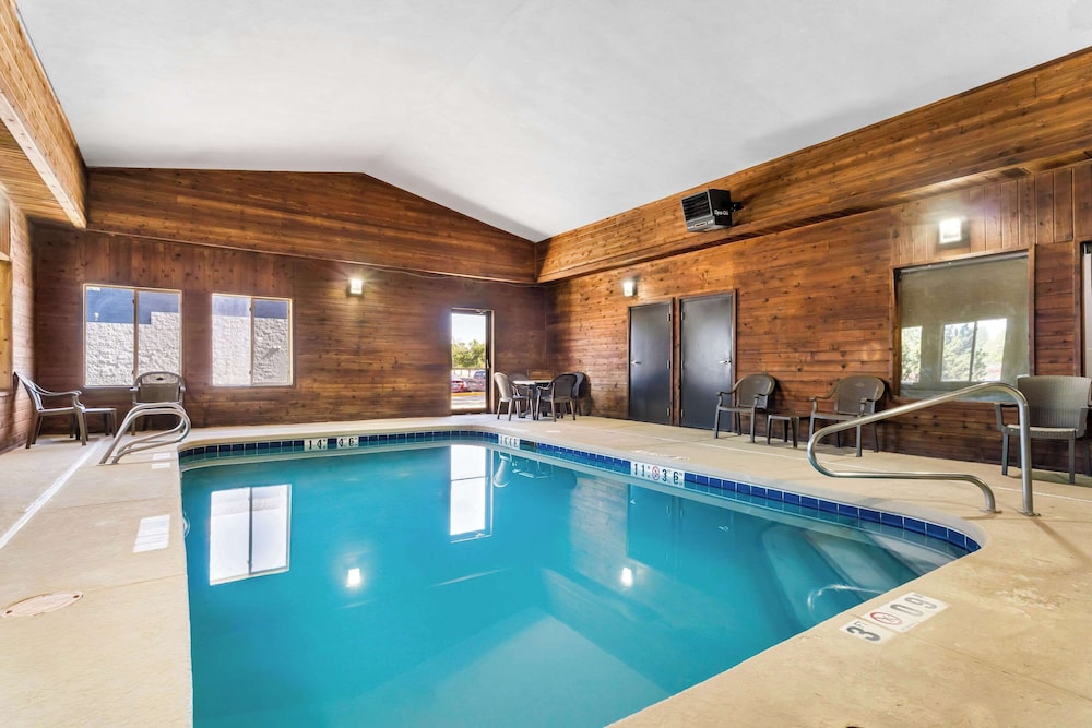 Comfort Inn & Suites Greeley, CO 26/54