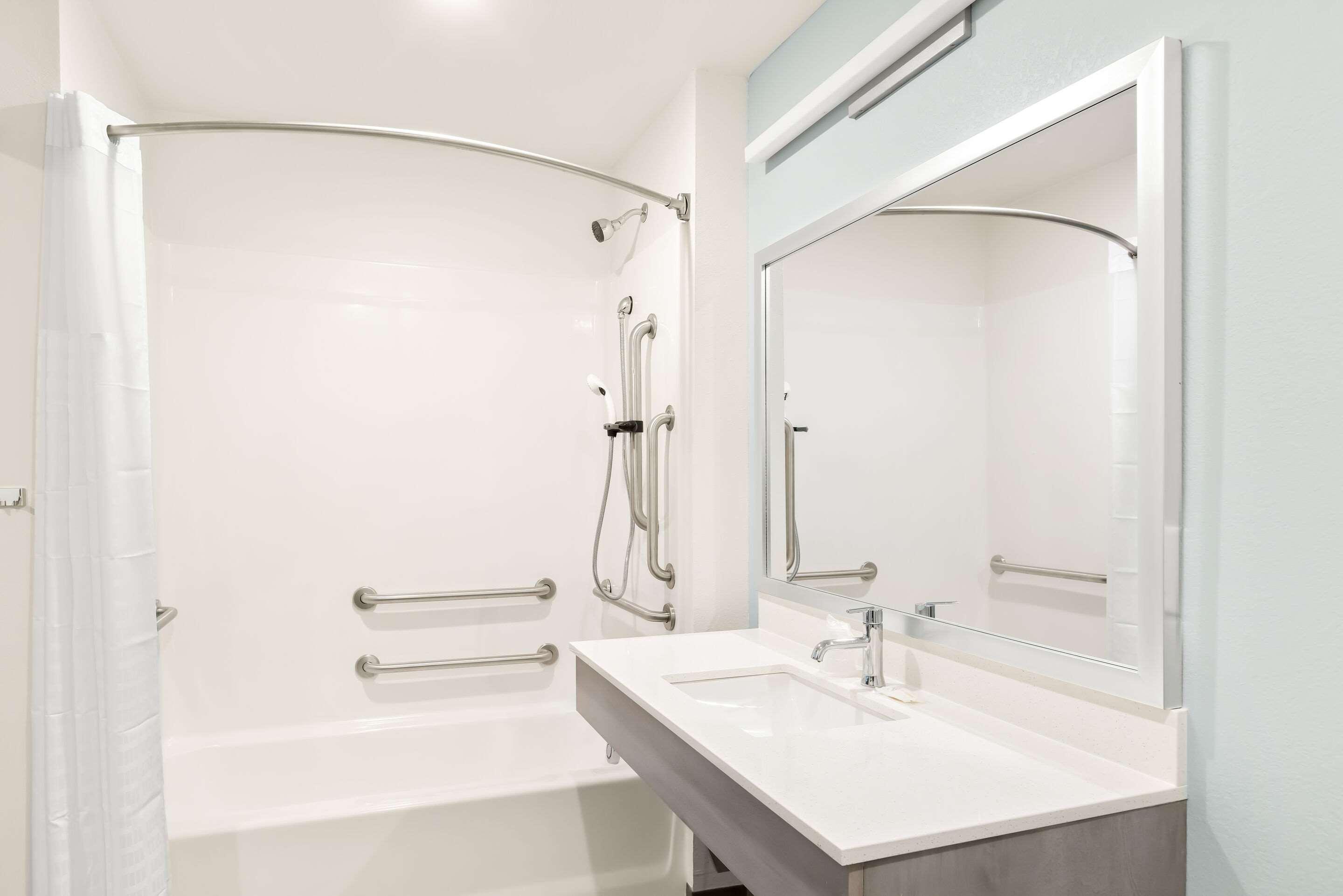 WoodSpring Suites Savannah West Chatham Parkway 32/33