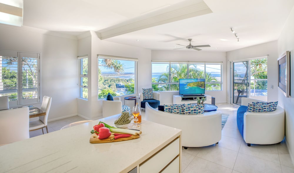 THE LOOKOUT RESORT 60/74