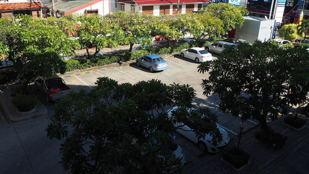 City Beach Resort 47/49