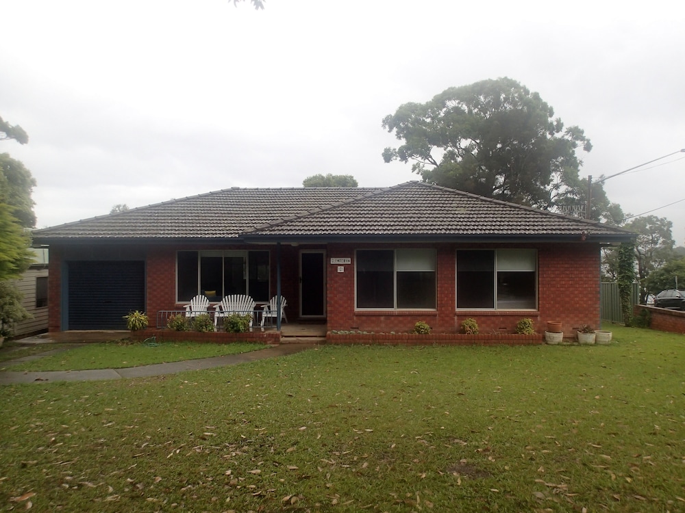 DUNGOWAN HOLIDAY ACCOMODATION 1/75