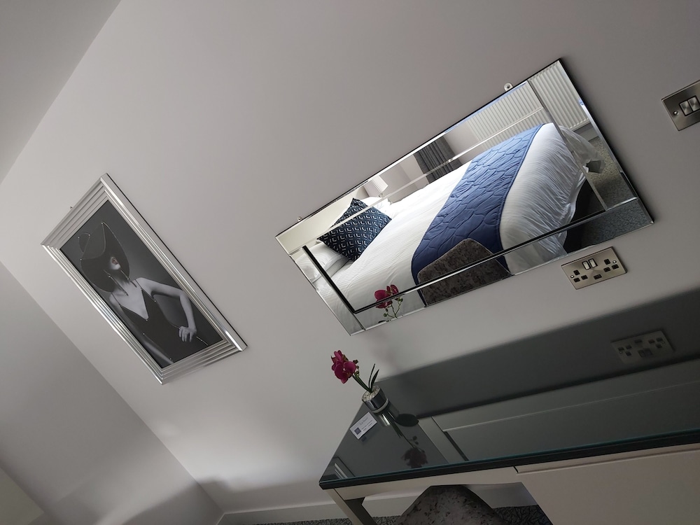 Dean Park 16/55