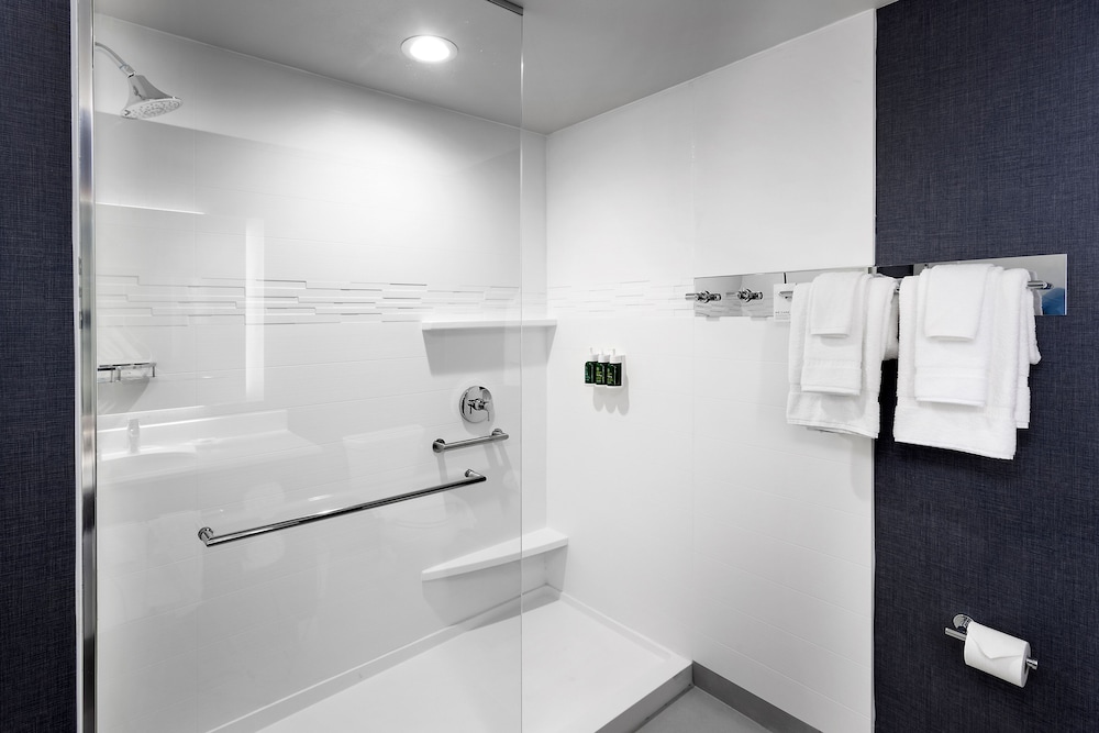 Residence Inn Milwaukee Brookfield 50/50