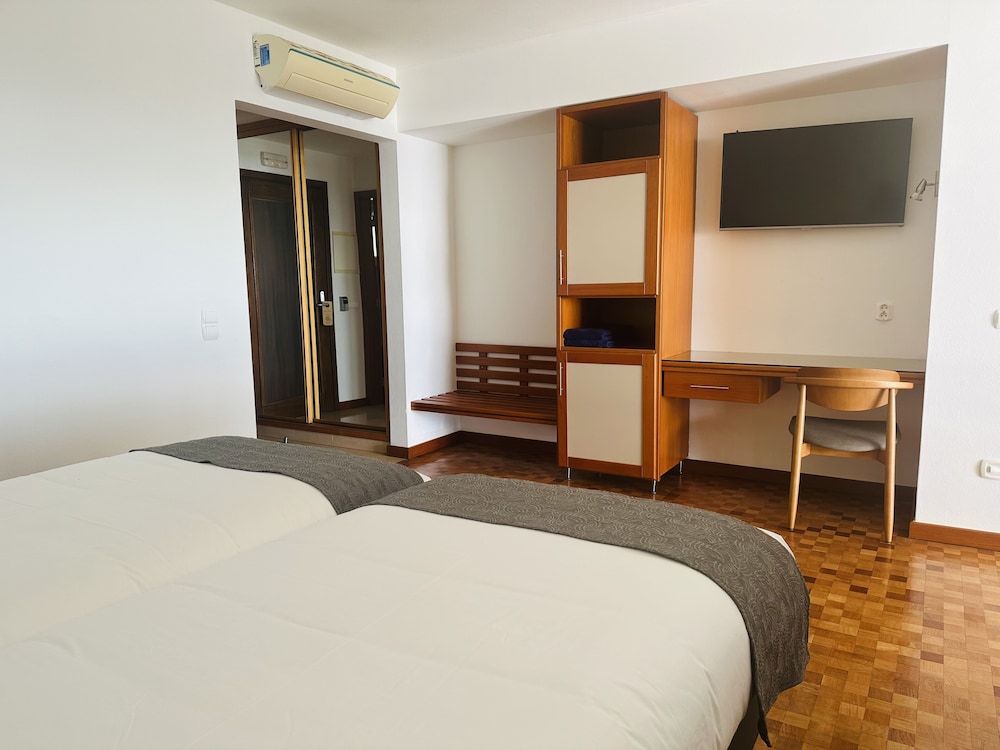 COMFORT, STUDIO, TWIN BEDS, POOL VIEW, SOFA, BALCONY OR TERRACE, BALCONY
