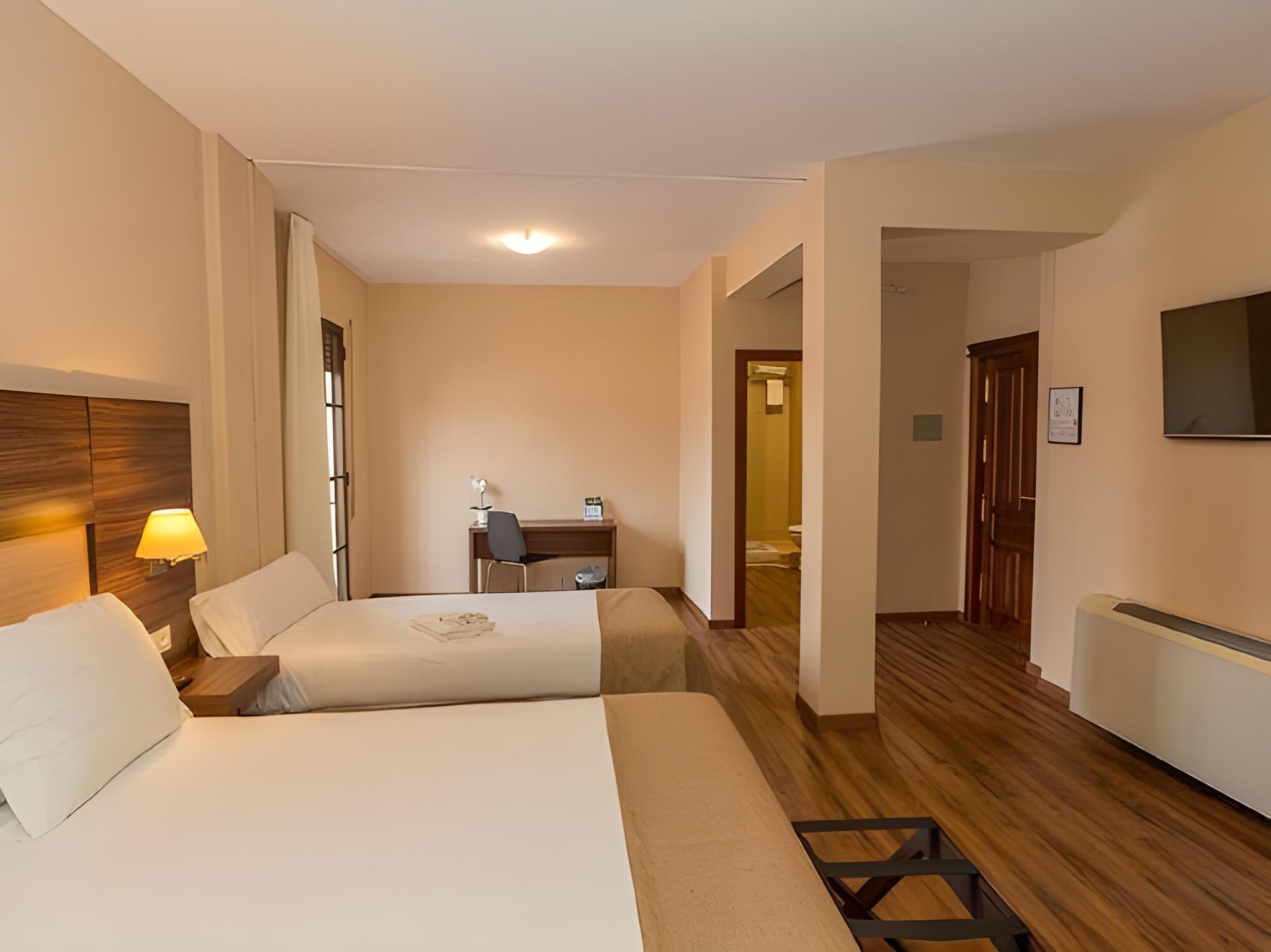 Room, Quadruple