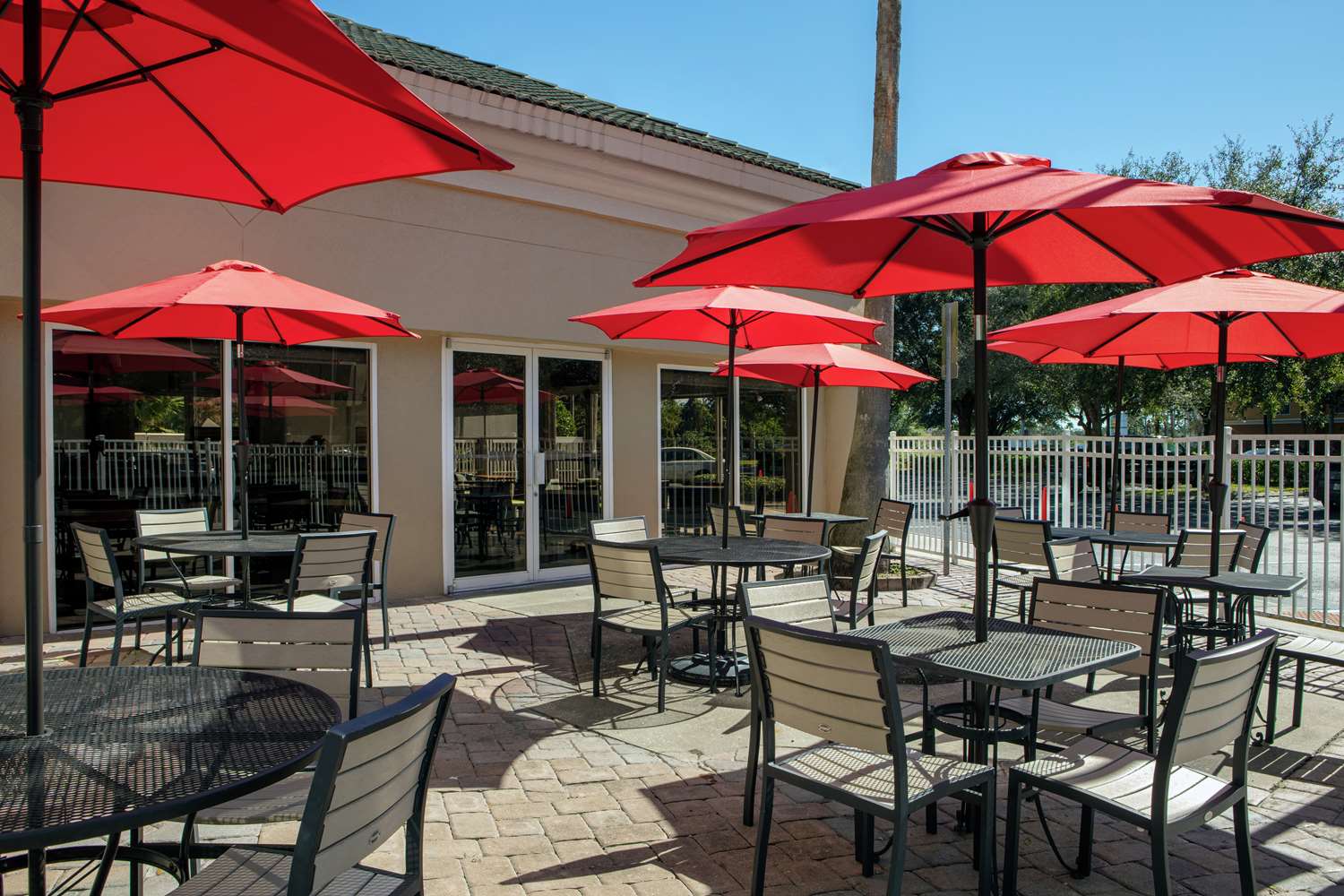restaurant cafeteria