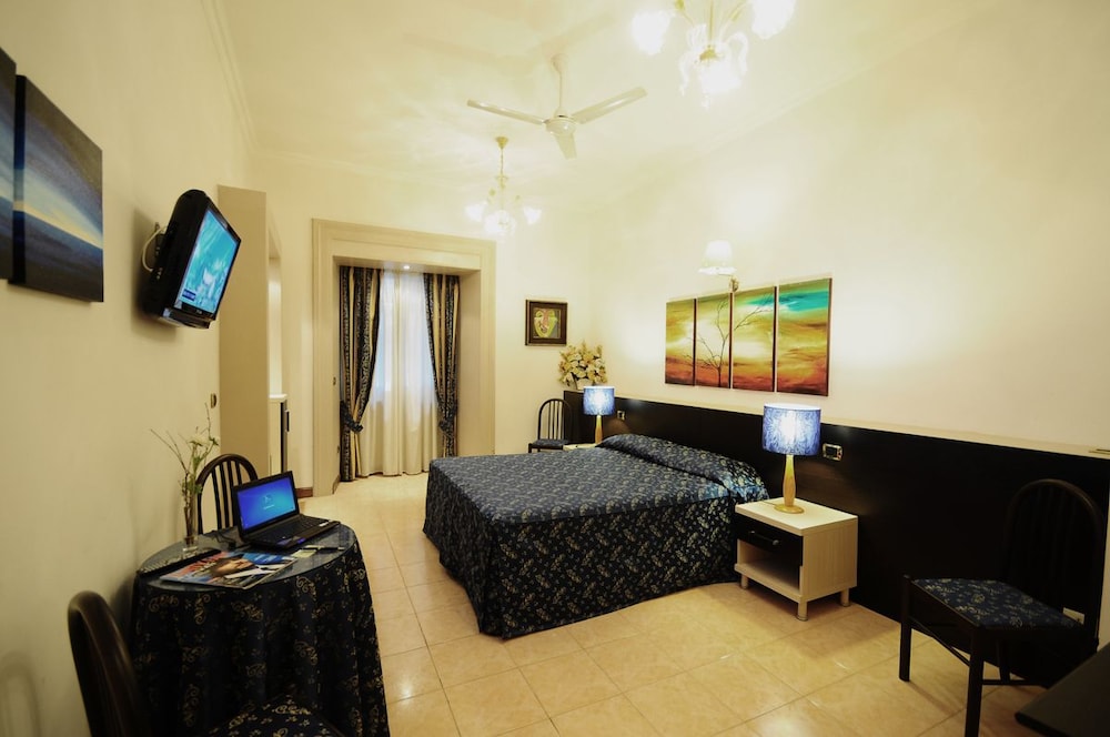 Hotel Sweet Home 23/49