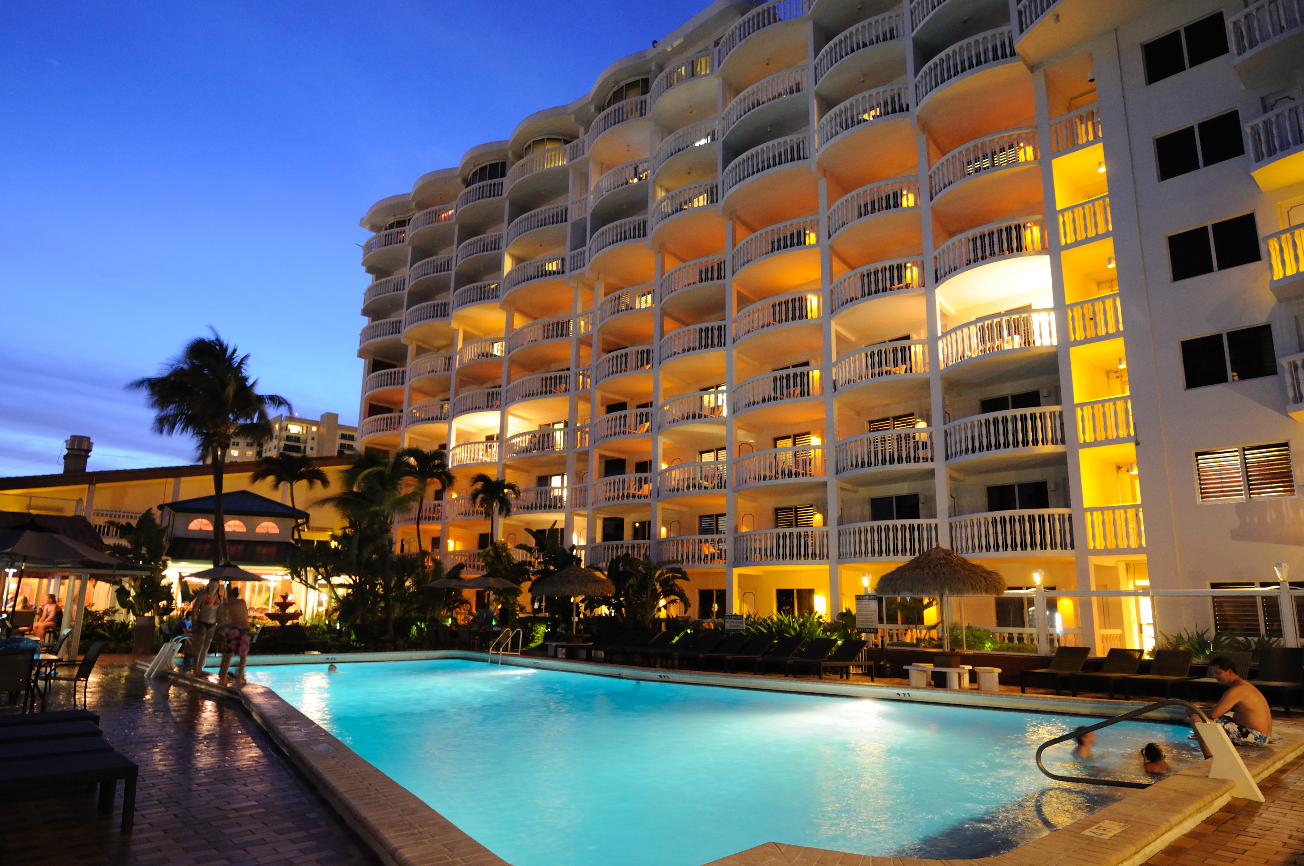 Beachcomber Oceanfront Resort Villas 2/71