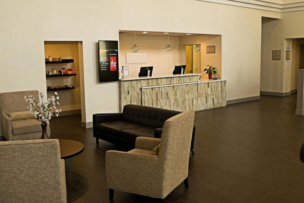 Ramada By Wyndham Indiana 8/32