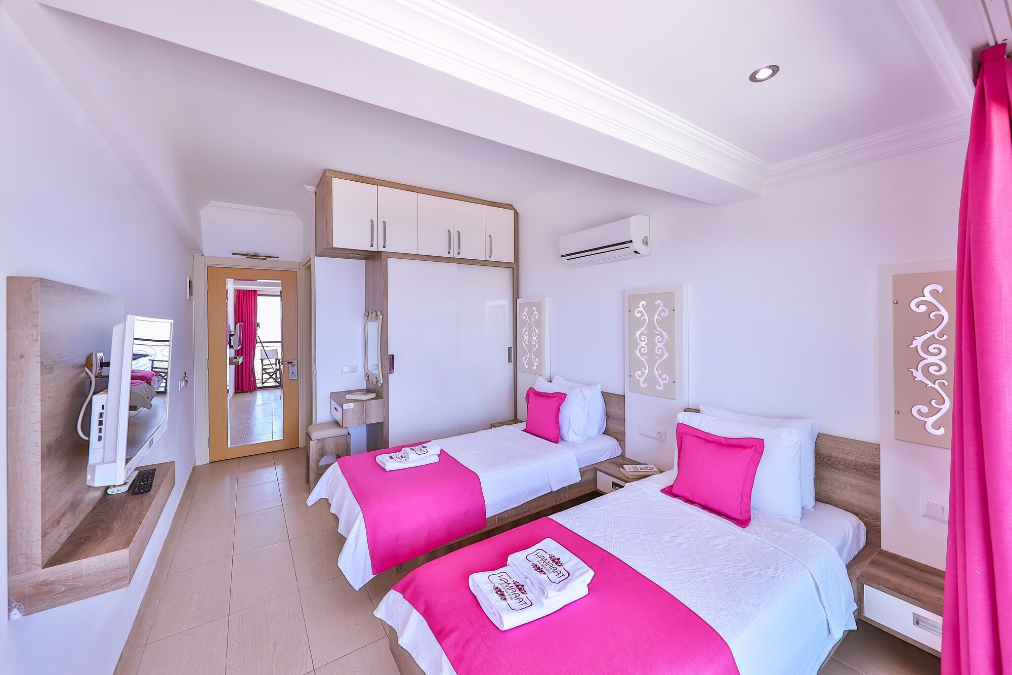 ROOM, TWIN BEDS, SEA VIEW, BALCONY