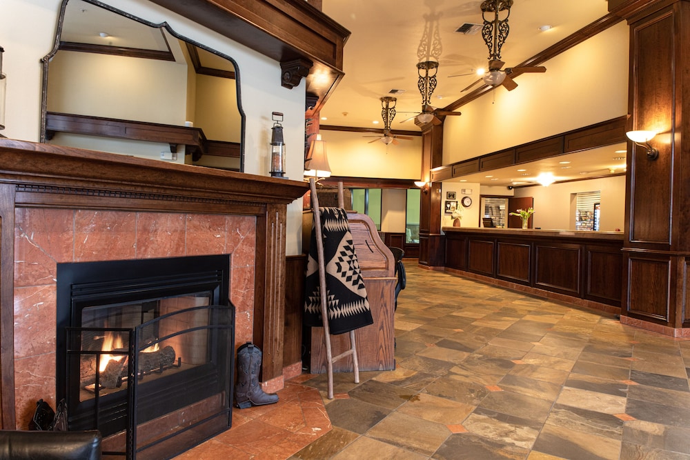Oxford Suites Pendleton 8/54
