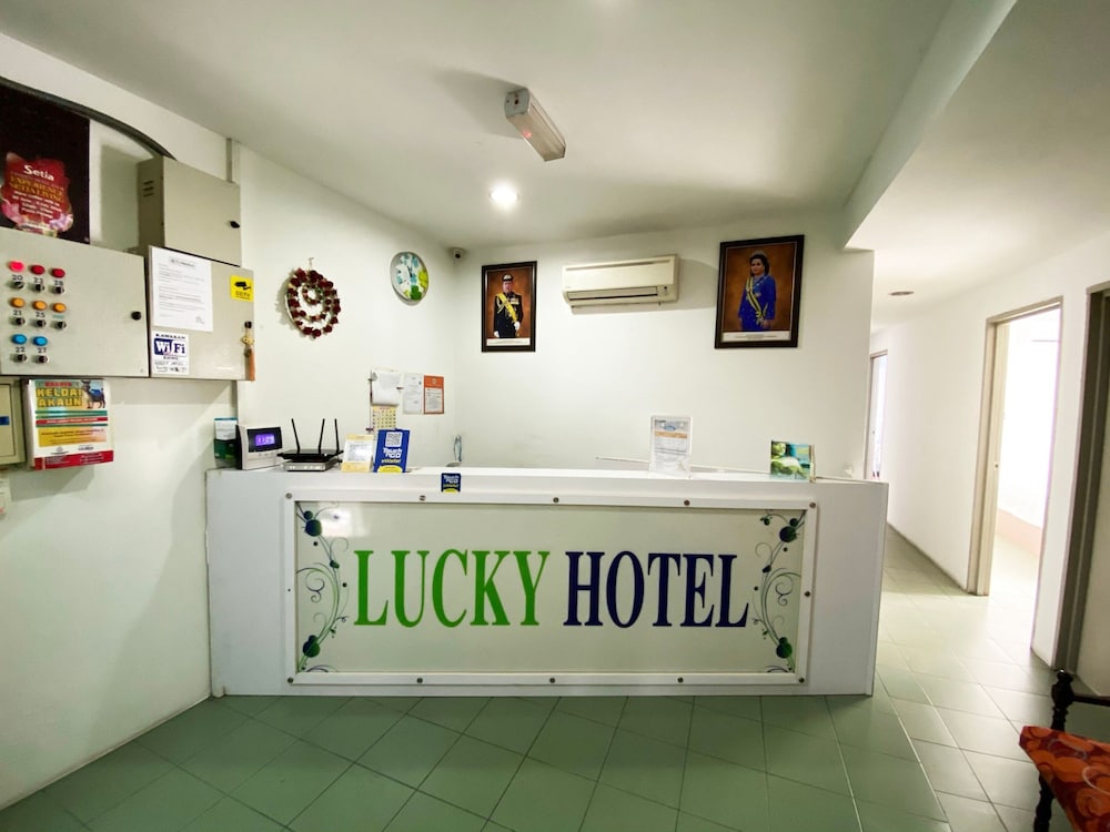 Lucky Hotel 3/22