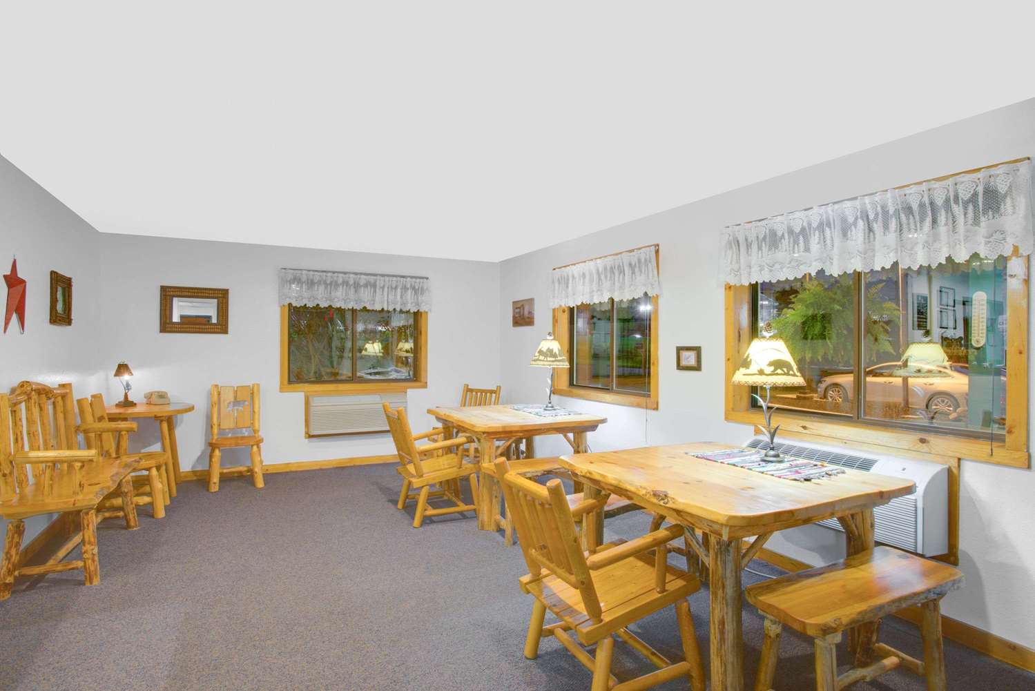 Super 8 by Wyndham Lake George/Warrensburg Area 14/19