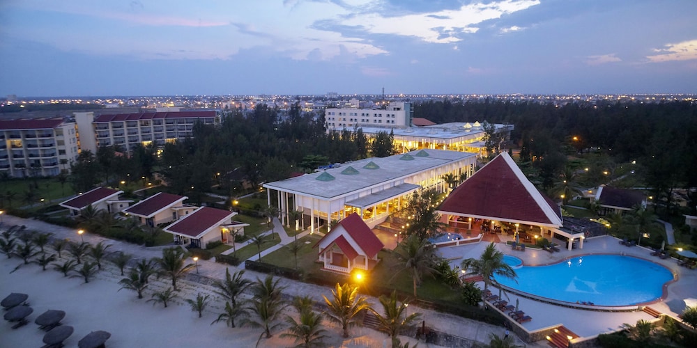 Sandy Beach Non Nuoc Resort Danang 7/75