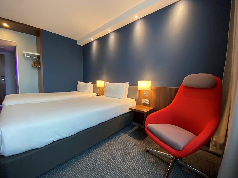 HOLIDAY INN EXPRESS DIJON 12/69