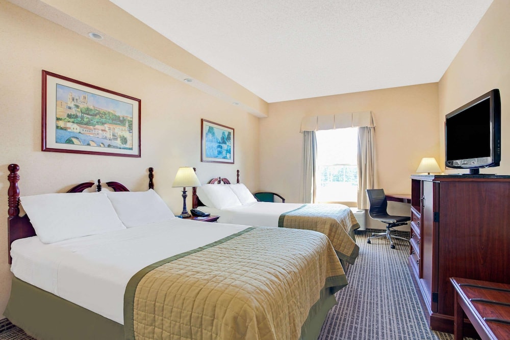 Room, 2 Queen Beds
