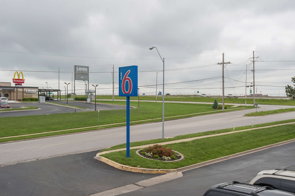 Motel6 Kansas City, MO - Airport 35/50