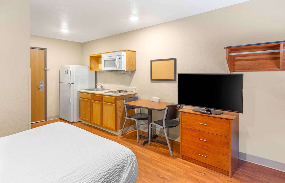 Extended Stay America Select Suites Wilmington West (ex WoodSpring Suites Wilmington) 25/42