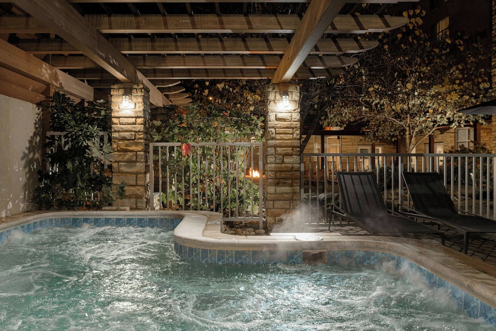 Courtyard Gatlinburg Downtown 40/68