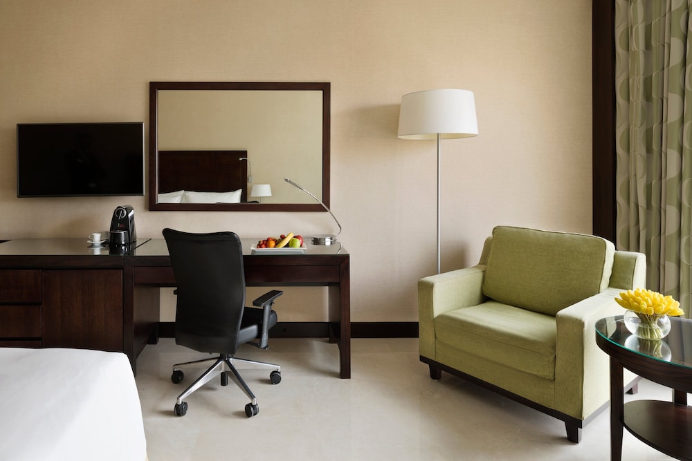 Crowne Plaza Jeddah 63/69