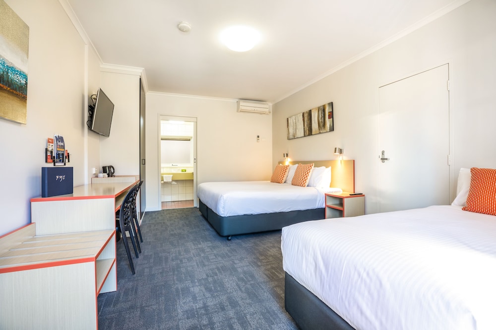 Nightcap at Ferntree Gully Hotel Motel 27/65