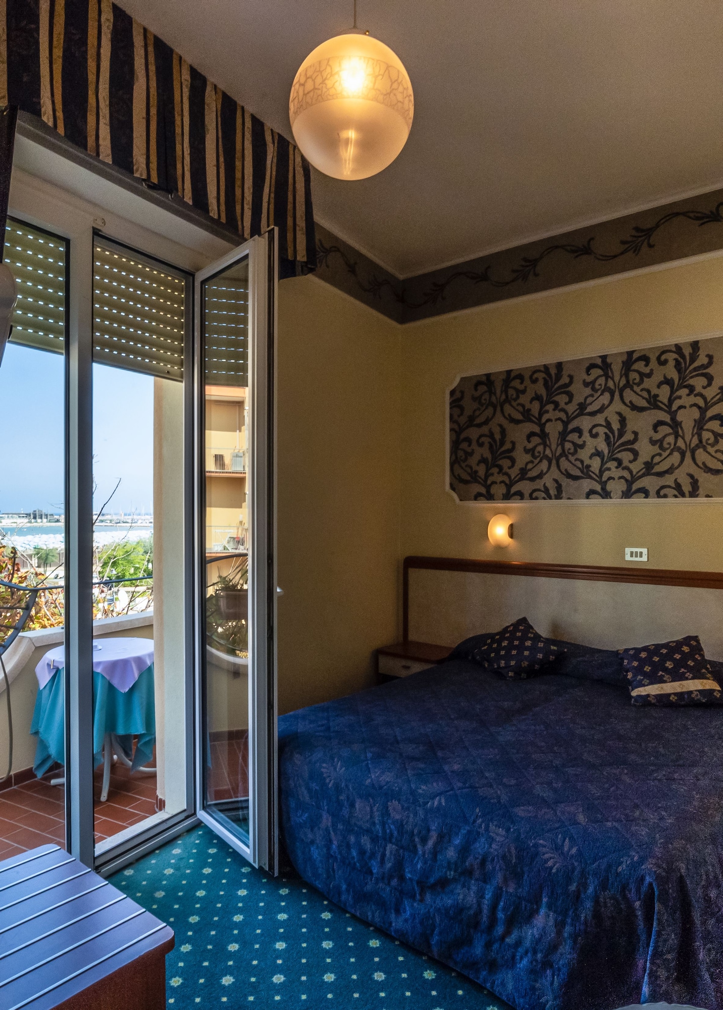 DELUXE, DOUBLE BED, BEACH VIEW, BALCONY