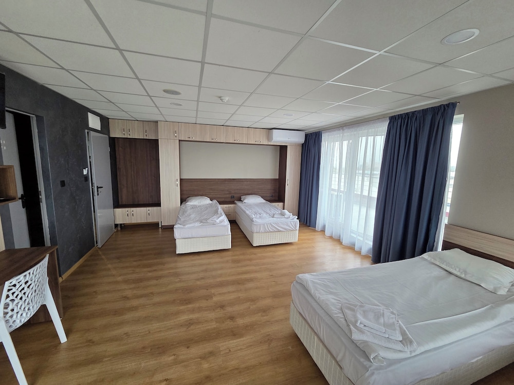 City Hotel 15/46