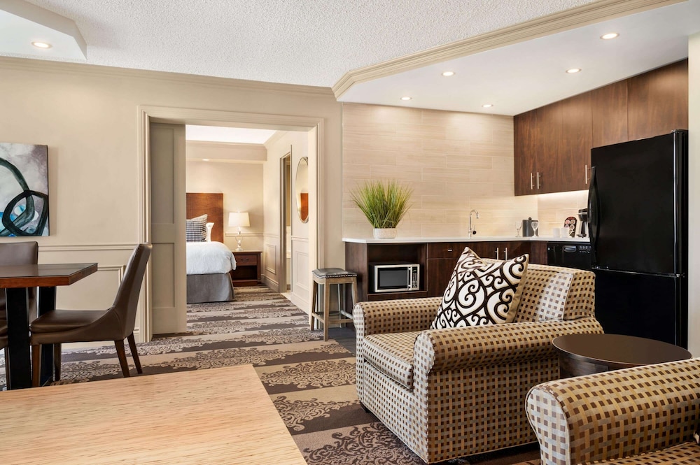 Ramada By Wyndham Cornwall 52/71