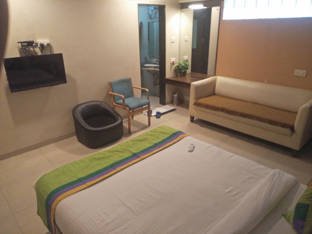 Hotel Basera 11/18