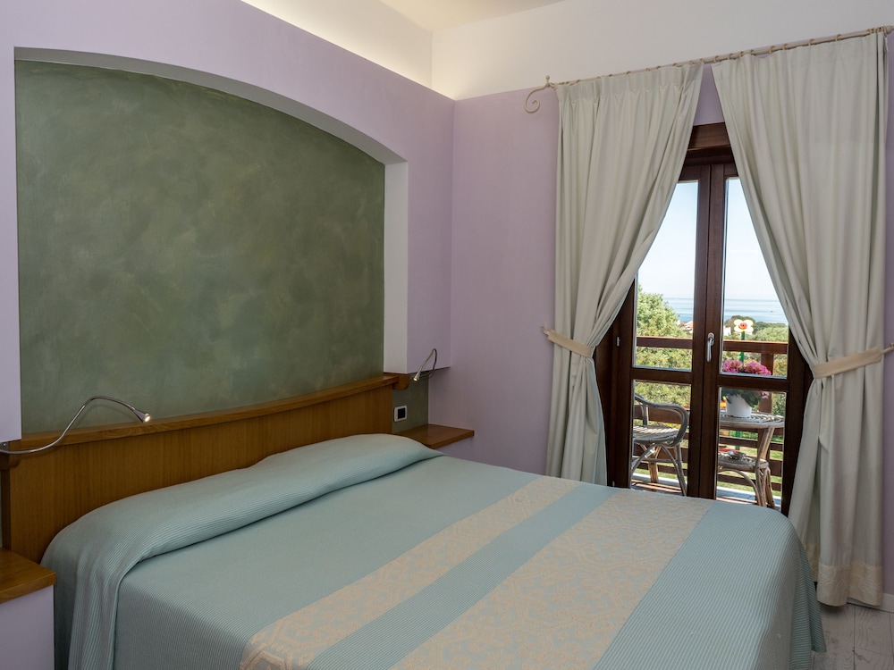 Hotel Cala Reale 7/65