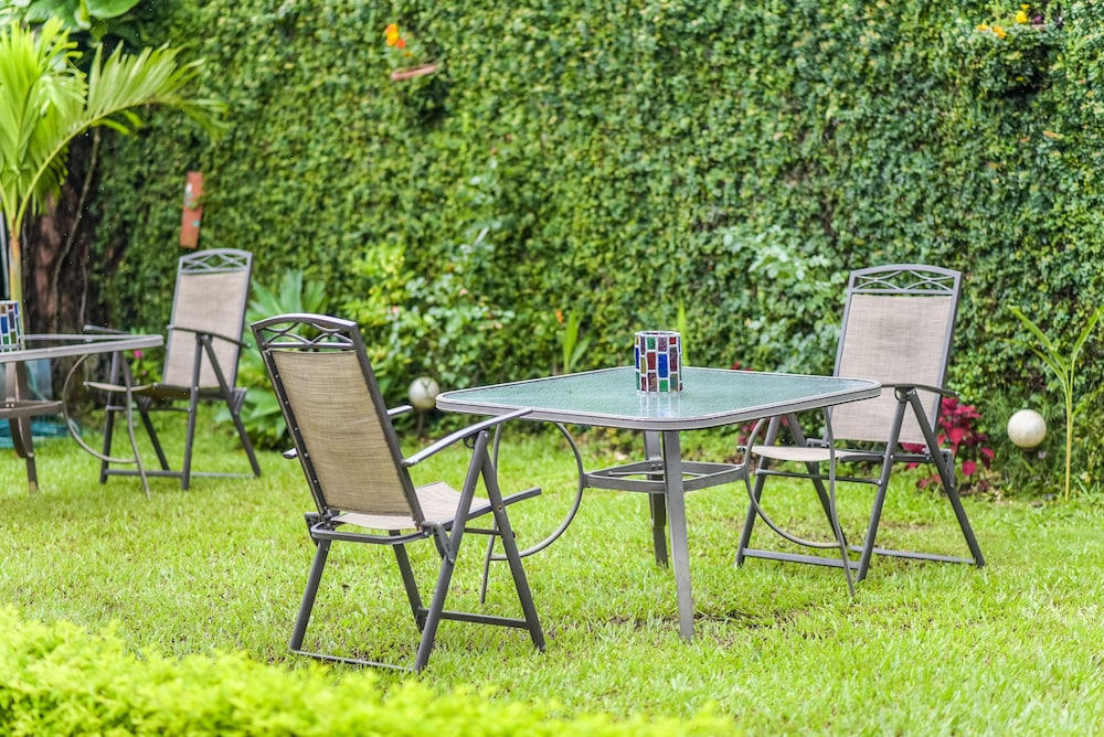 Berlor Airport Inn 24/50