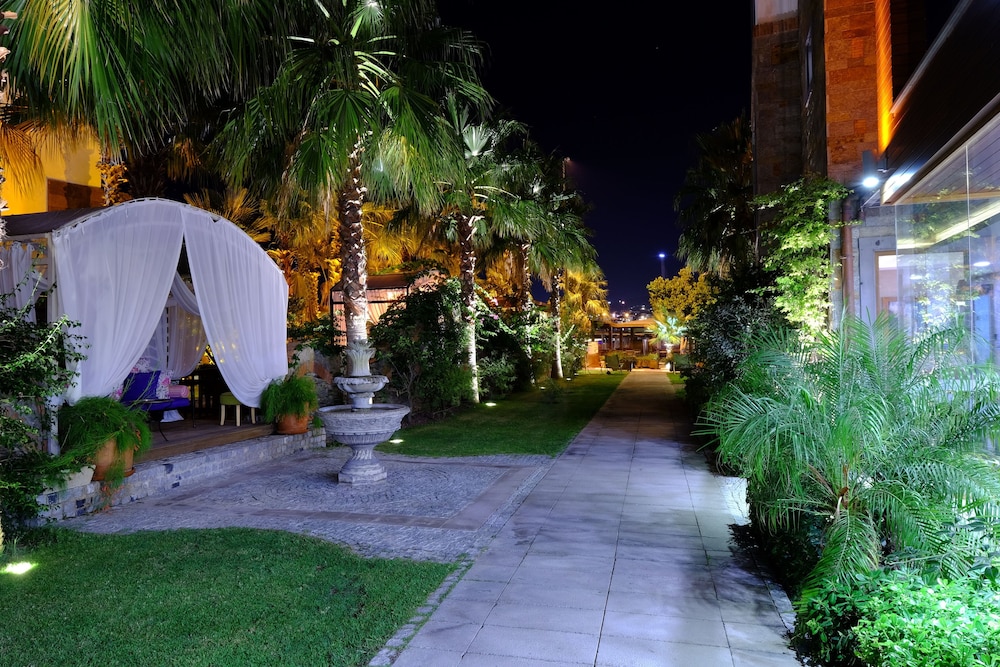 Marisol Boutique Hotel 44/50