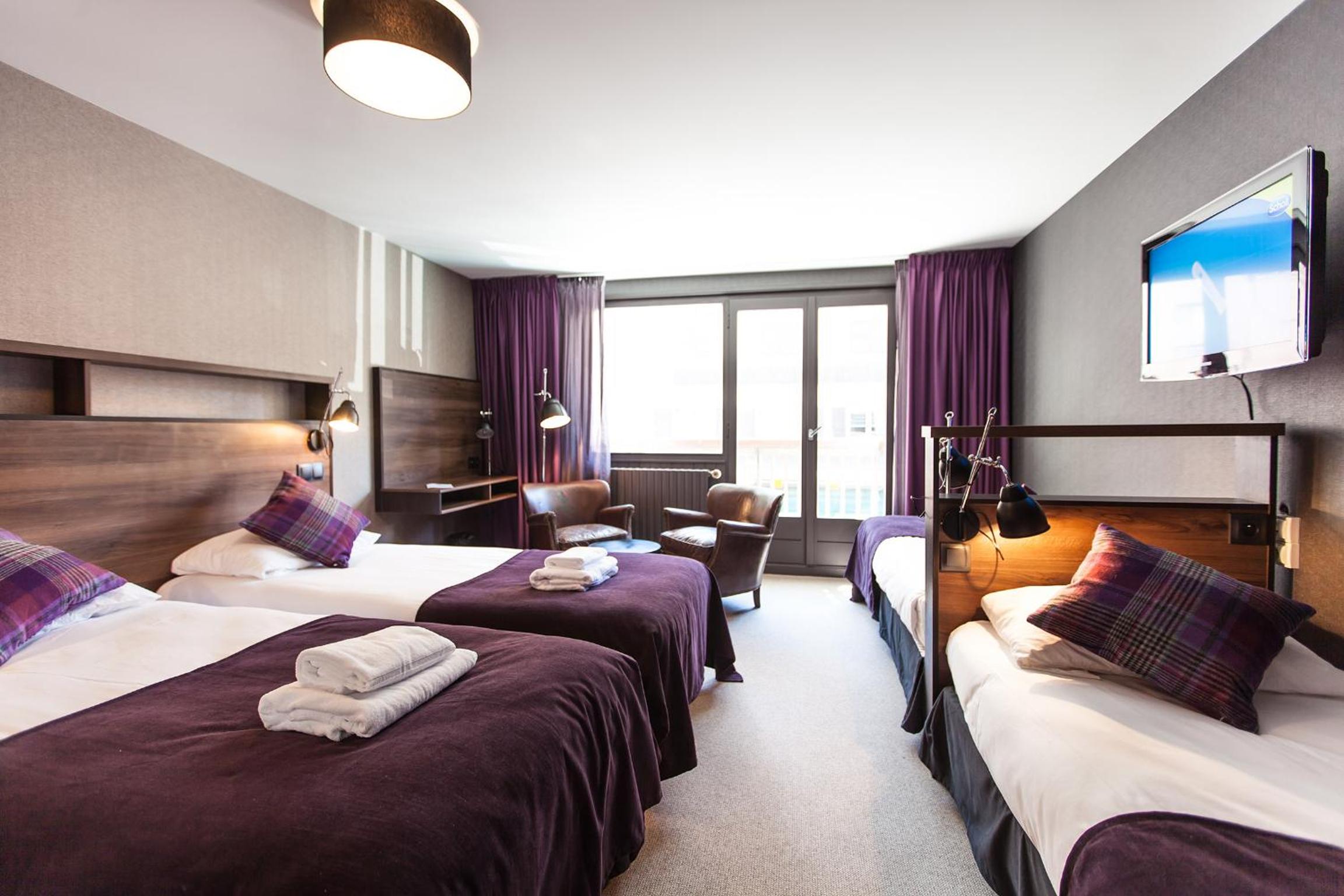 ROOM, QUADRUPLE, MOUNTAIN VIEW, BALCONY
