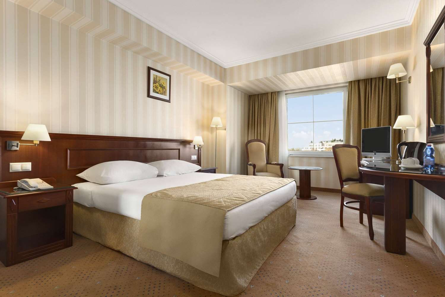 Ramada Hotel & Suites by Wyndham Bucharest North 5/15
