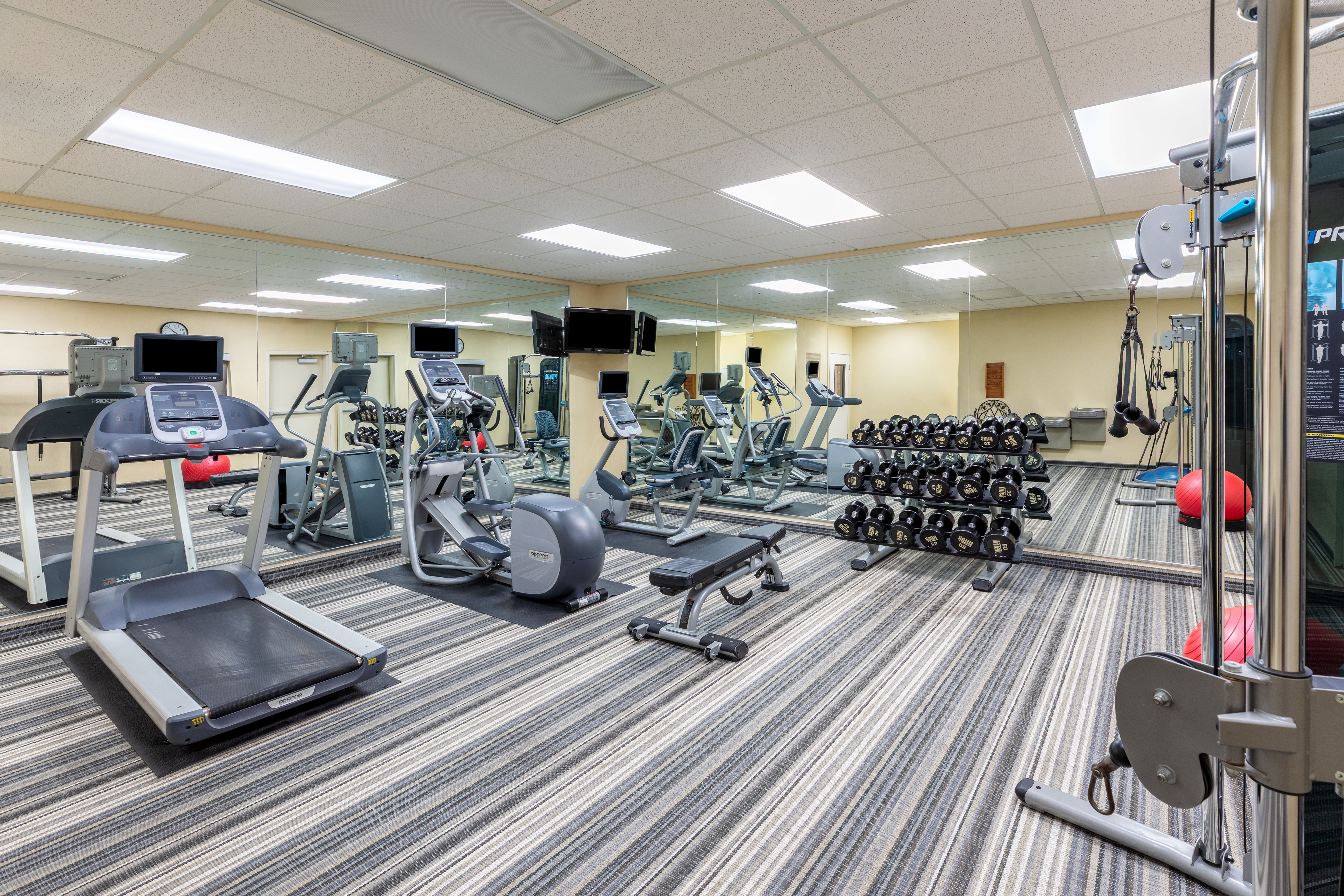 Candlewood Suites Georgetown 24/46