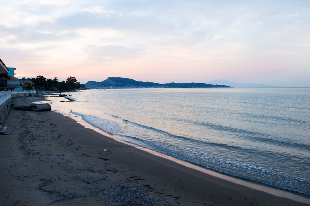 Paradise Beach Hotel 40/50