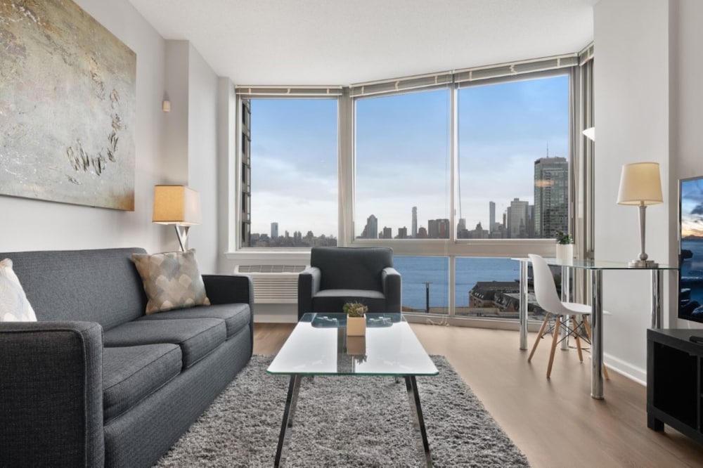 Global Luxury Suites Downtown Jersey City 37/71