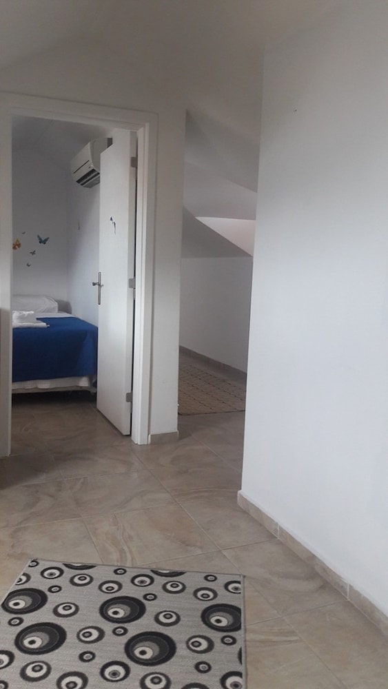 Rota Hotel 12/50