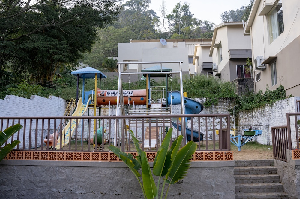 TGI STAR Holidays Yercaud 36/48