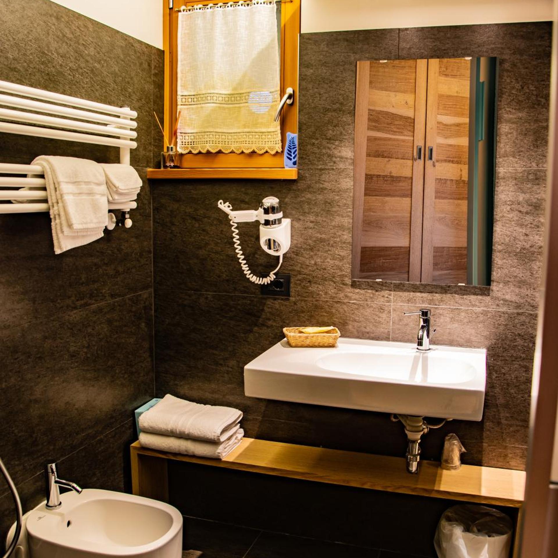 Dufour Hotel 41/42