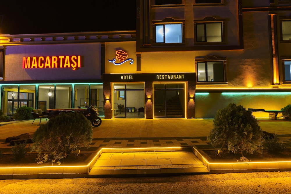 MacarTasi hotel 2/50