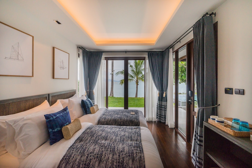 2 Bedrooms, Grand, Pool, Villa, King and Twin Beds, Beach Front