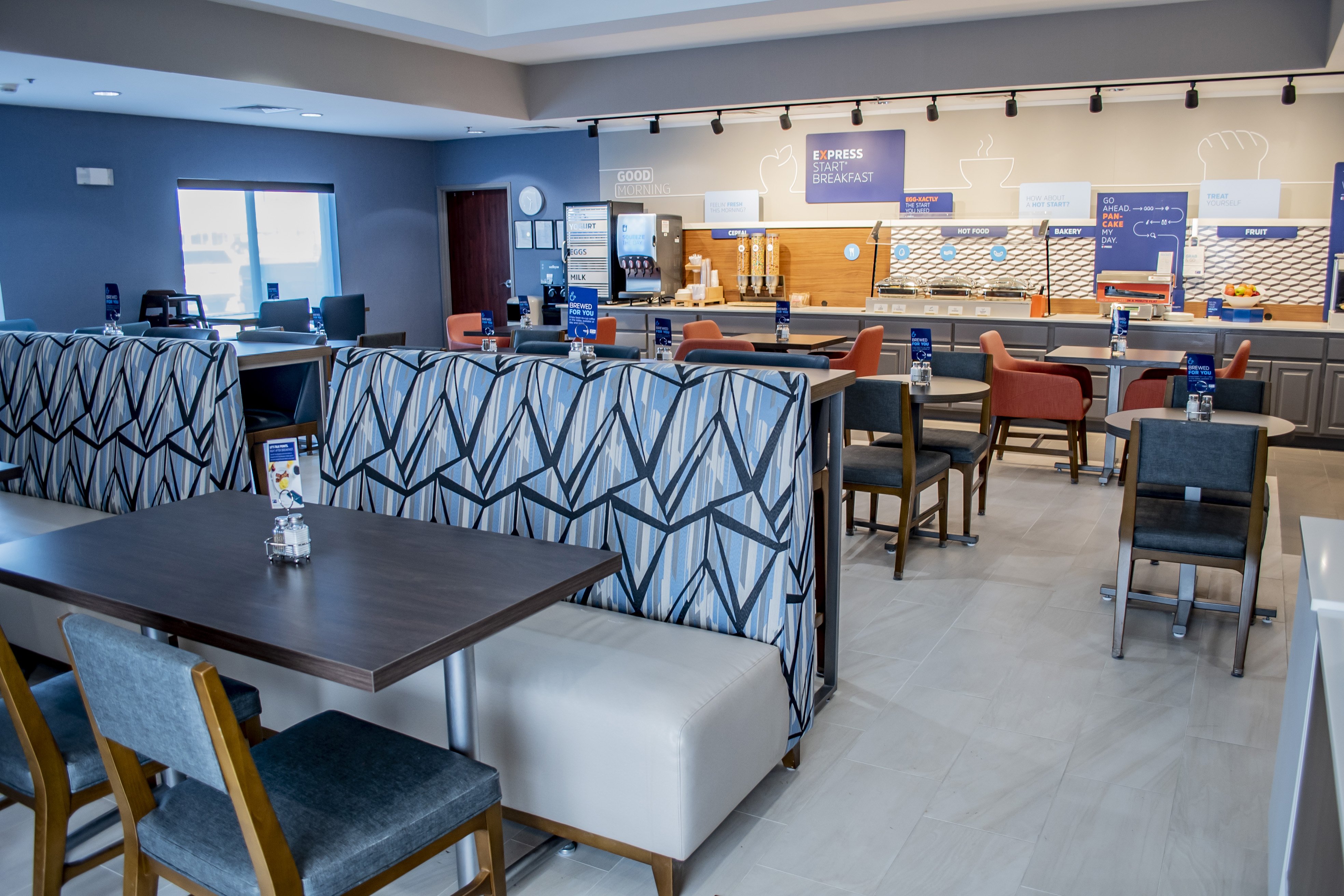Holiday Inn Express Hotel And Suites Mason City 55/76