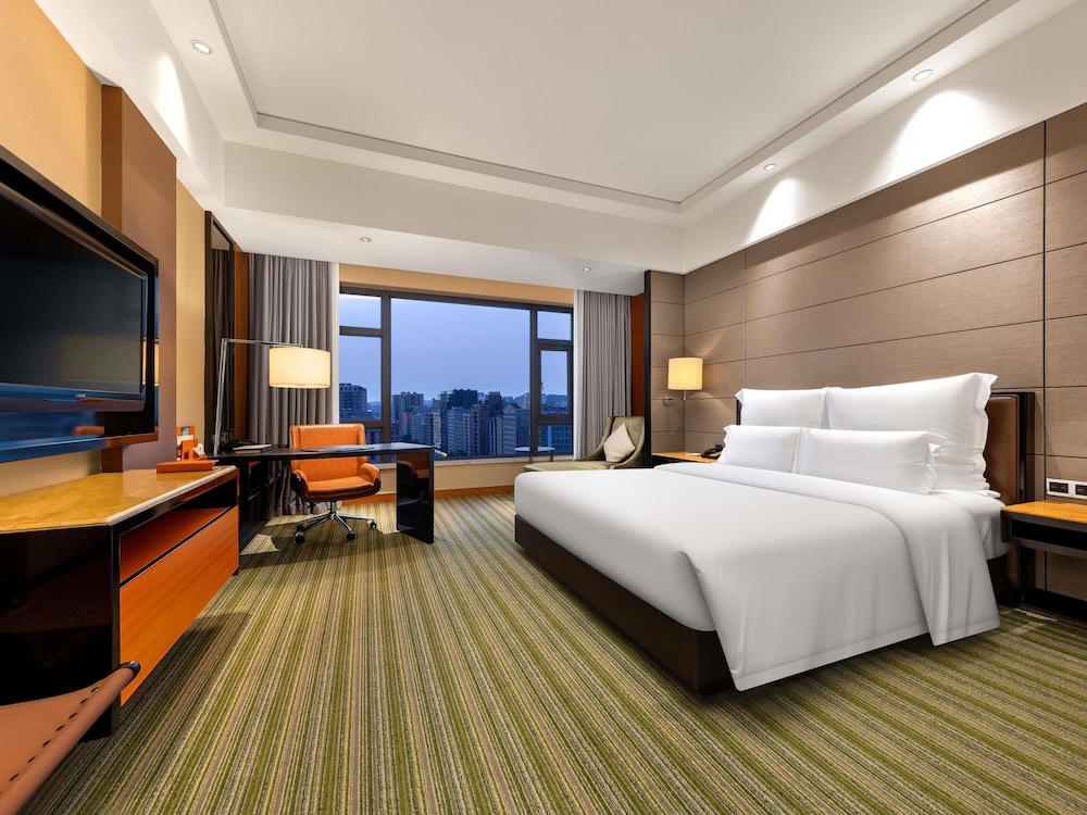 SUPERIOR, KING BED