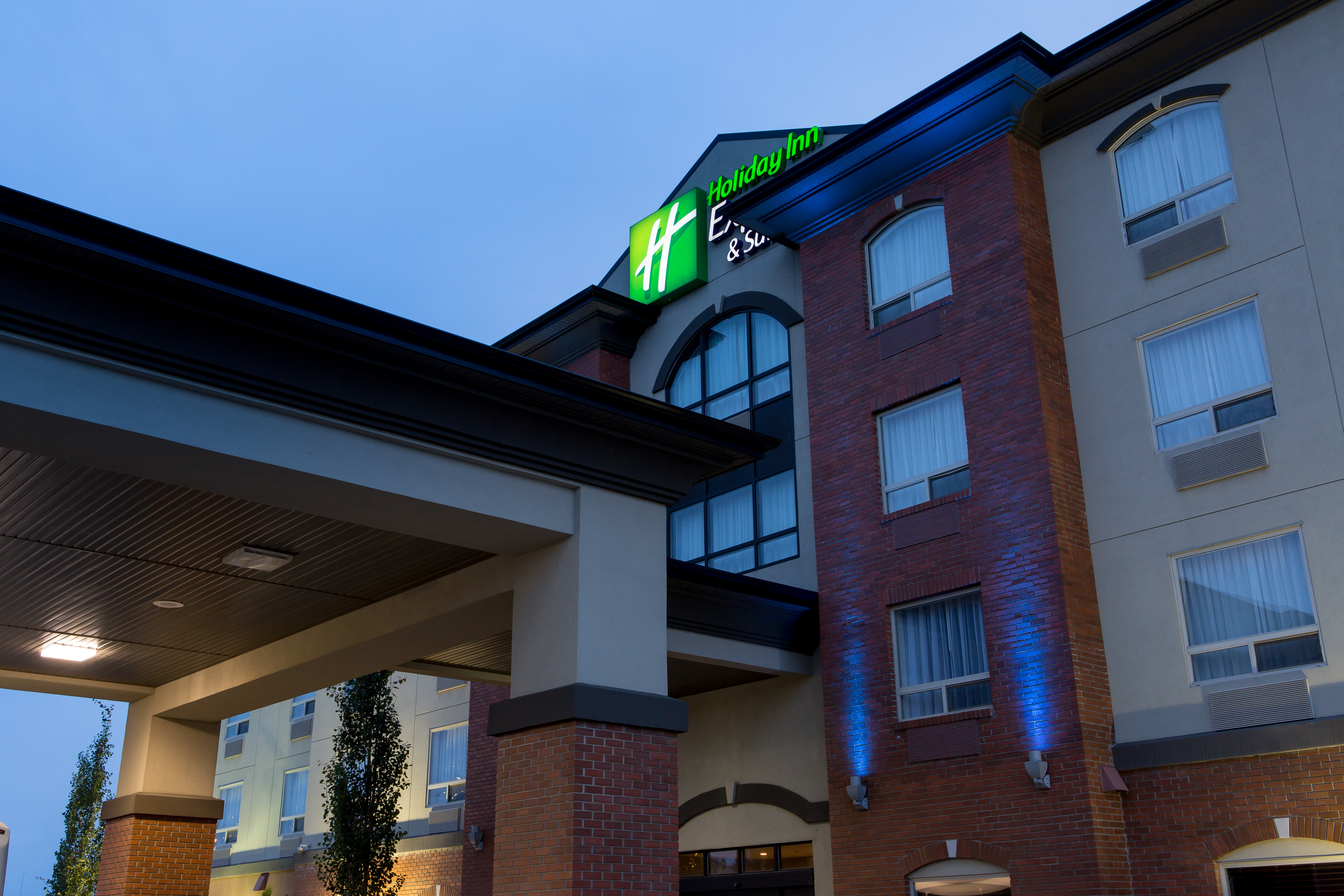 Holiday Inn Express Hotel & Suites Drayton Valley 2/50