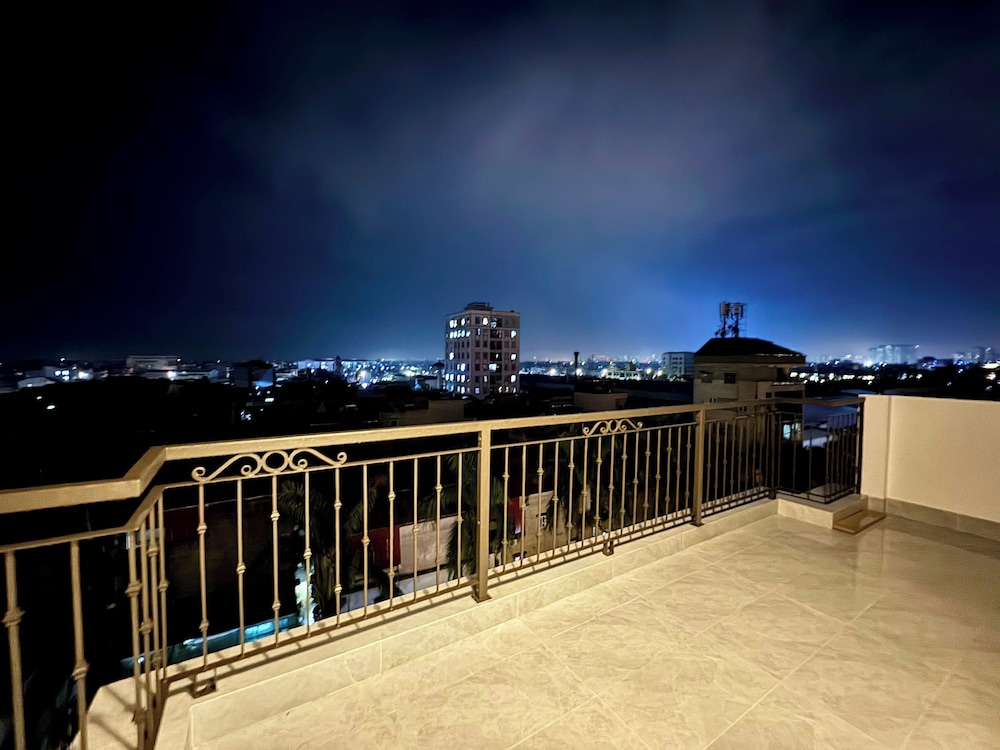 Royal Hanoi Hotel 46/50