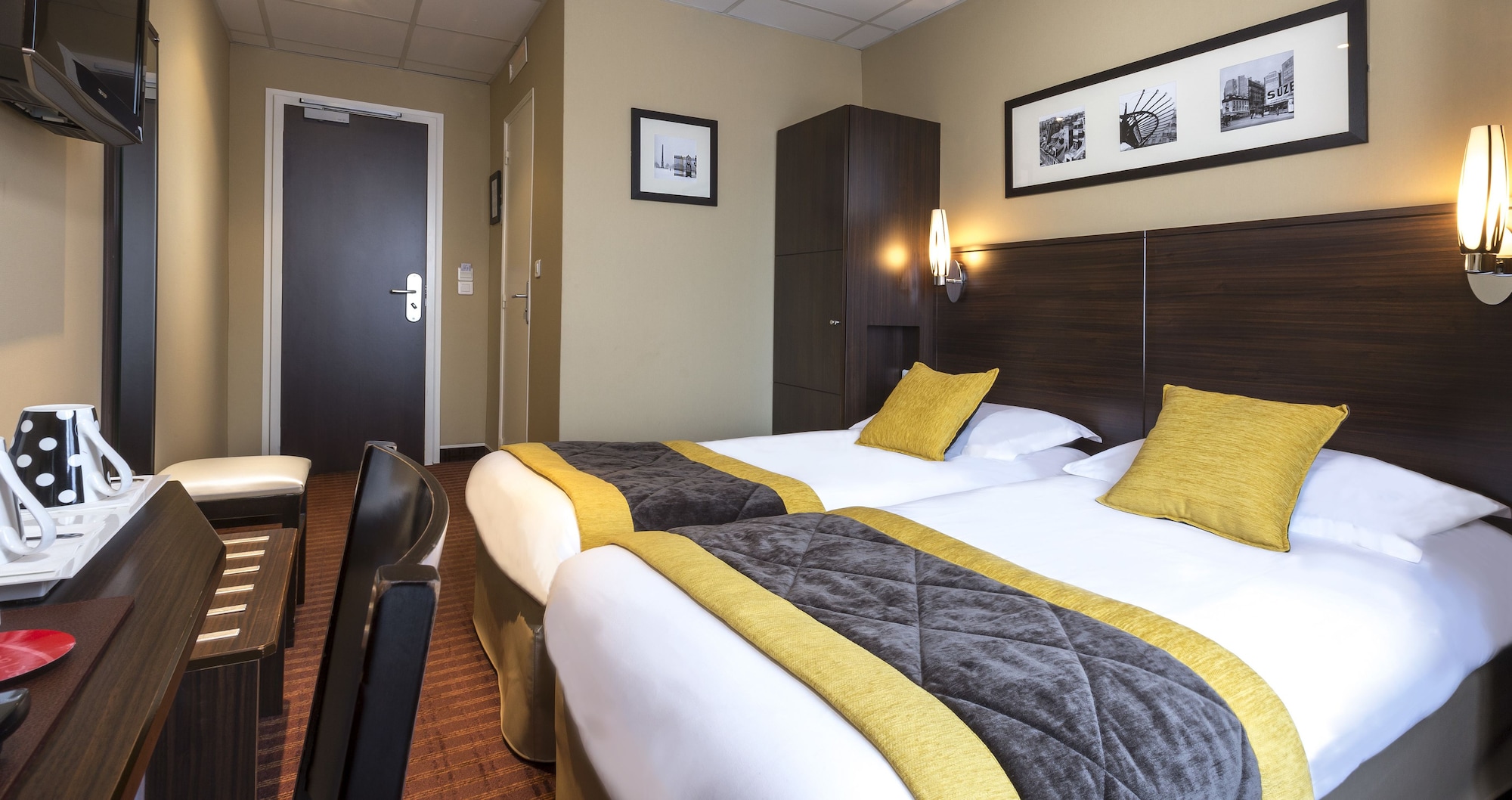 EXECUTIVE, TWIN BEDS