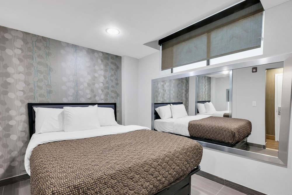 Hotel Mint JFK Airport 23/46