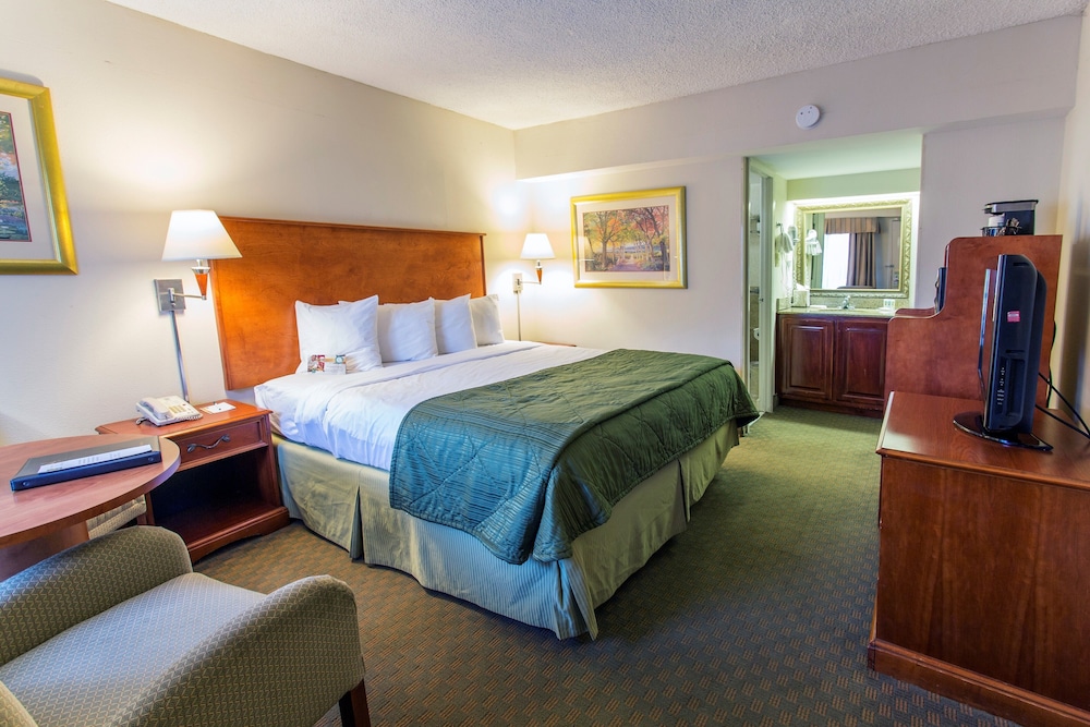 Quality Inn Savannah Historic District 7/31