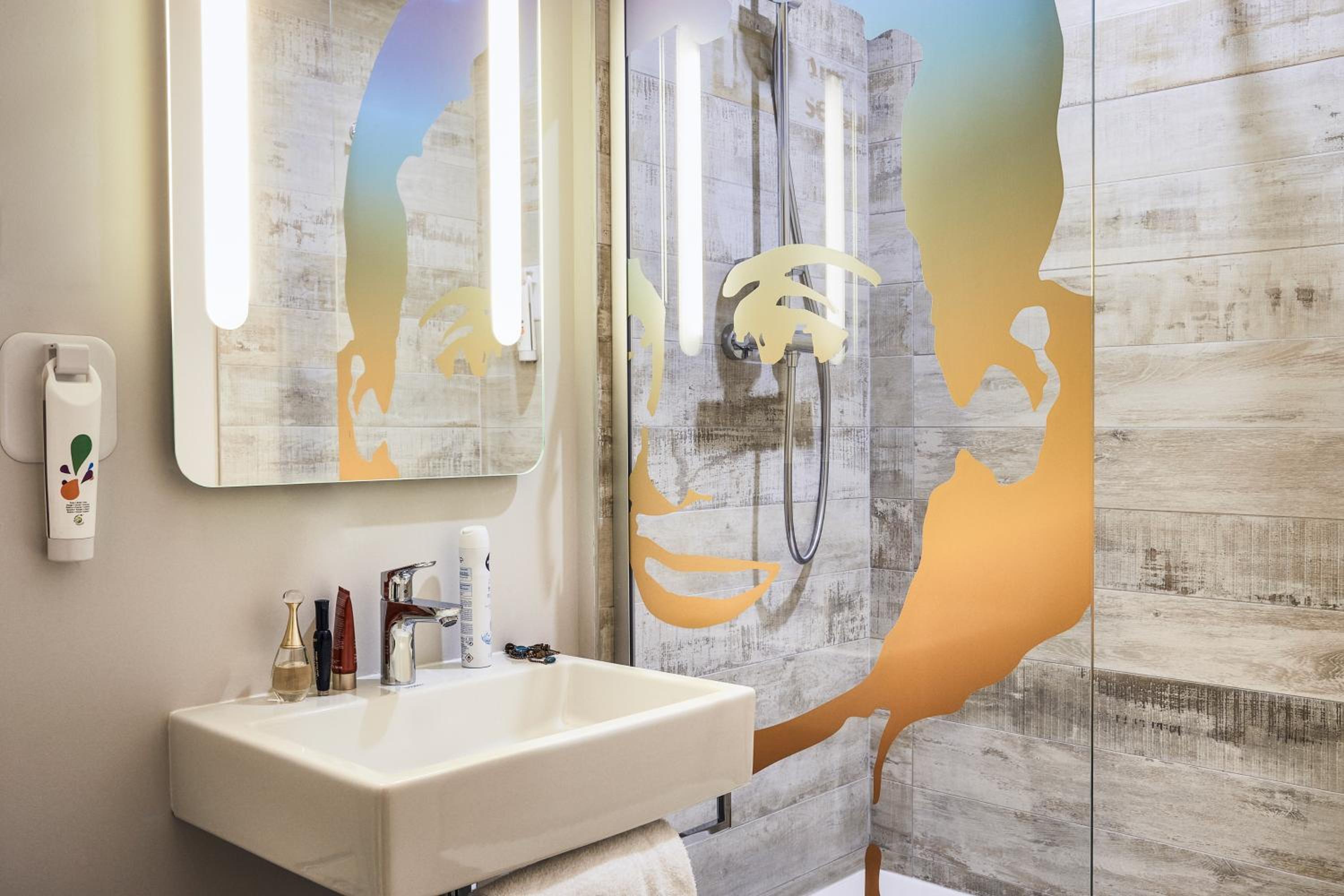 غرفة قياسية بسرير كينج، Ibis Styles Hyeres Rooftop & Spa 6/6